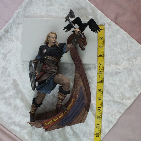 Assassin's Creed Valhalla Collector's Edition Female Eivor Statue with Box - Picture 8 of 9